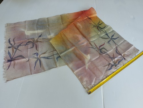 Foulard peint main - à,