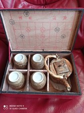 service à thé en ceramique dans sa boite 4 tasses et 1 théière