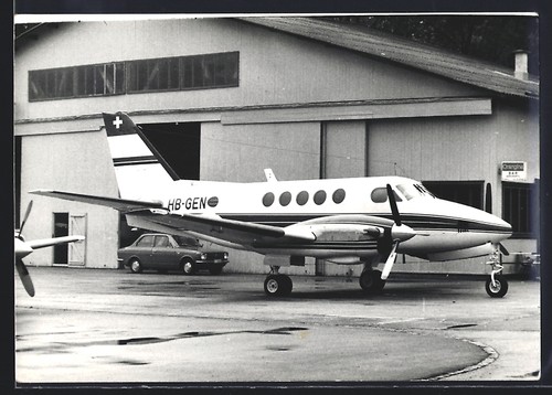 Photographie avion bimoteur - , à