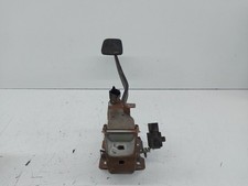 pédale de frein  NISSAN