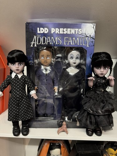 Living dead dolls - living,