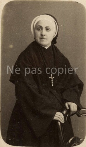 Religieuse vers 1890 - religieuse, par