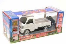 Voiture radiocommandée SUZUKI CARRY R/C Suzuki Motor Co. Ltd. blanche approuvée