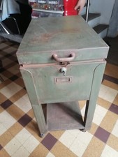Classeur métallique. roulettes style reno 1950