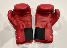 Grands De Boxe Domyos Décathlon  8 OZ Rouges.