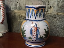 Pichet ancien céramique de Nevers décor Royal peint