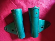 PAIRE DE PATTES DE PHARE D OCCASION HONDA CB 125 K3 A PREPARER AU PRIX DE 25 €