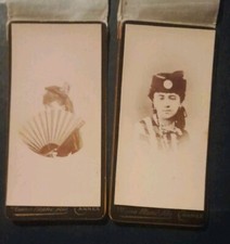2 Mini CDV Femmes - Costume