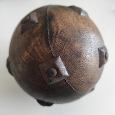 Boule en bois décorative