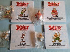 4 livrets format 20x20 + figurines  Astérix - collection Hachette- neufs