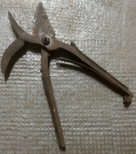 Sécateur faucille fer forgé - faucille,