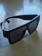 Lunette De Soleil LOUIS VUITTON LV Waimea L Z1583E 93L NOIR Moyen État