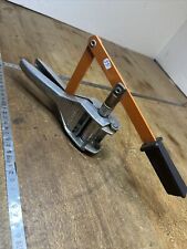 n° 35 old tool / outil ancien , BOUCHONNEUSE SANBRI  En Aluminium