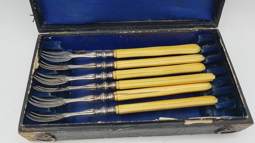 Fourchettes poisson - à,