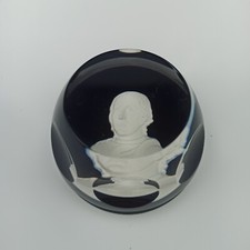 BACCARAT - PRESSE-PAPIERS  / SULFURE EN CRISTAL Modèle JEANNE D'ARC