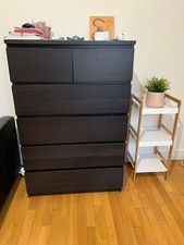 Grande commode, de couleur
