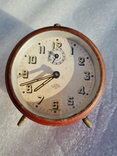 Ancien réveil rond