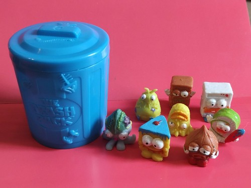 Figurines poubelle bleues - figurines,