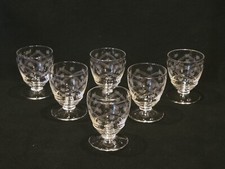 6 anciens verres à liqueur en