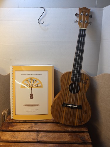 Snail ukulele ukc 488 - ukc-488, walnut