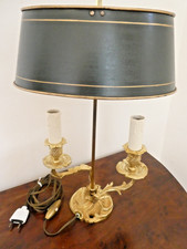 Lampe bouillotte de style Louis XV Rocaille en bronze doré à 2 bras de lumière