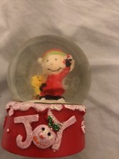 Christmas Snow Globes 3’5