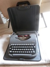 Machine à écrire JAPY année 50's - en métal et fonctionnelle