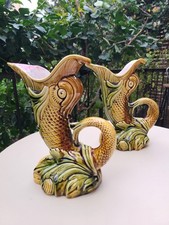 Paire de pichets anciens en faïence barbotine – Saint-Amand – Forme poisson –...