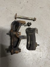 Supports d'alternateur moteur