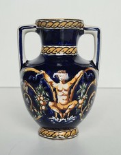 Petit vase en faïence de Gien France décor Renaissance Italienne fond bleu 20ème