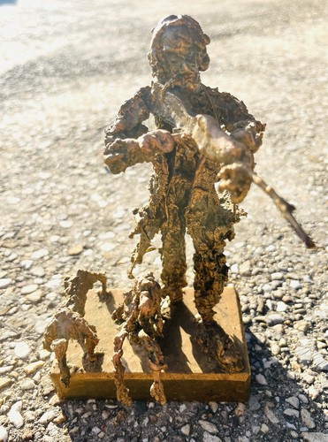 Sculpture art brut signée - signée, –