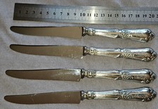 PUIFORCAT 4 couteaux à fromage Manches argent fourré de style Louis XV feuillagé