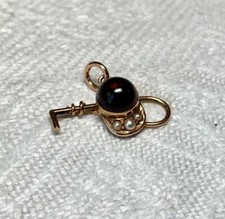 Cheval Cavalière Chapeau Court Grenade 14K Perle Collier Pendentif Chasse Circ.