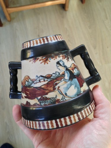 Beau petit vase ciboure signé