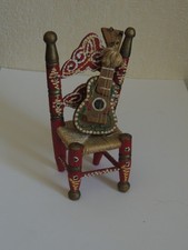 Mini guitare avec sa mini chaise