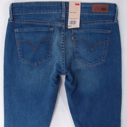 Neuf femmes levi - femmes, curve