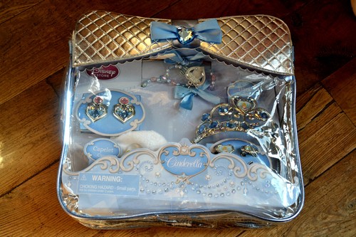 Valise cendrillon neuve - valise,