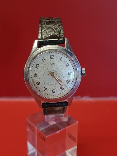 Montre ancienne lip acier - ancienne,