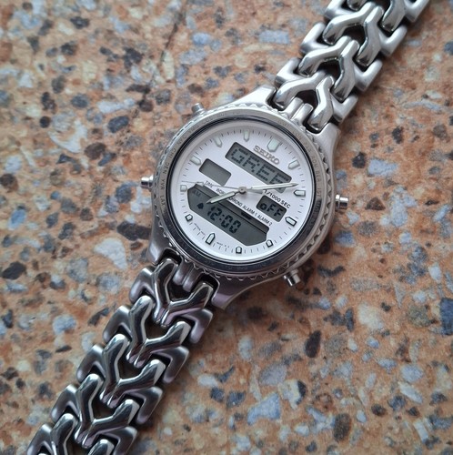 Seiko quartz world time - world,