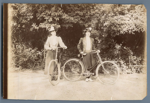 France dames faisant vélo - france,,