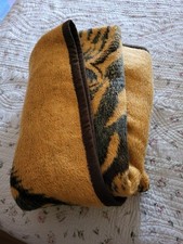 couvre lit tigre ,ou couverture fausse fourrure , 1,80 x 2 mètre