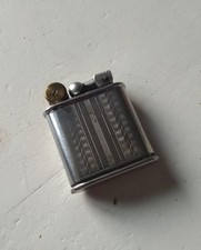 Ancien Briquet à Essence