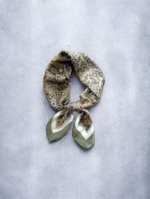Foulard Carré Vert Kaki