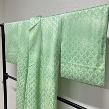 Kimono japonais couleur unie pure soie motif chrysanthème chrysanthème