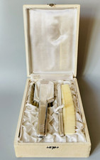 Coffret bébé Art déco brosse et peigne en métal argenté & anneau