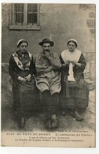 EN BERRY - Cher - CPA 18 - le Silvain et l' embarras du choix Nanette ou Solange