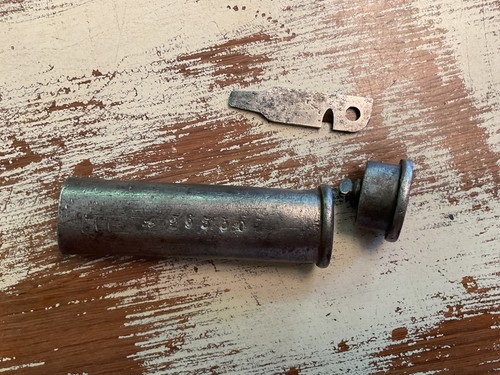 Lot objets militaires douilles
