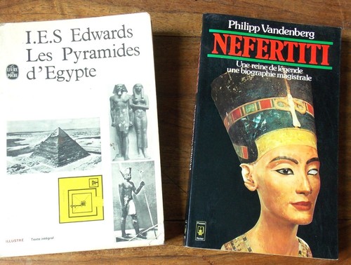 Nefertiti les pyramides - ,