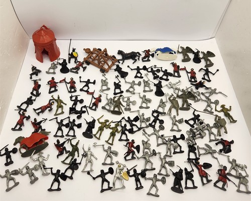Plastic toy soldiers - toy, soldiers,