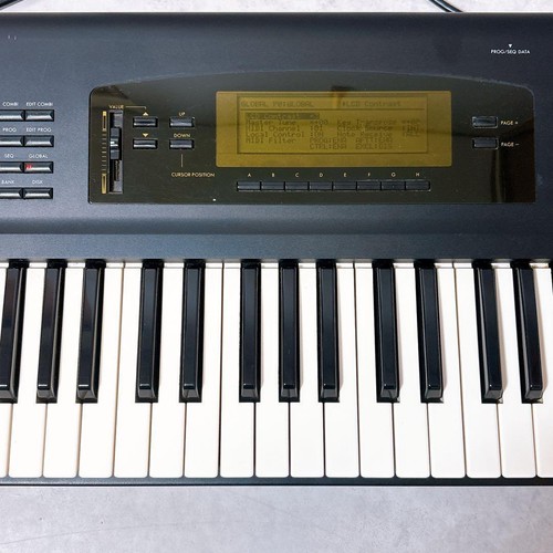 Korg synthesizer 61 - korg,